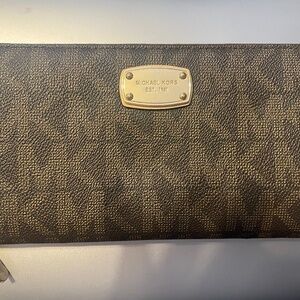 Michael Kors Zip Around Continental Wallet